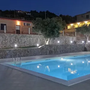 Vakantieboerderij La Valle Degli Ulivi, Acquedolci